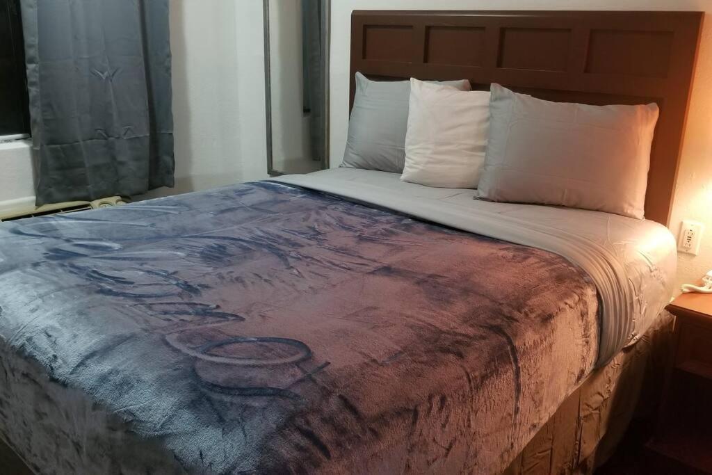 Hotel 2 Queen Beds Hotel Room 237 Booking ستيلووتر المظهر الخارجي الصورة